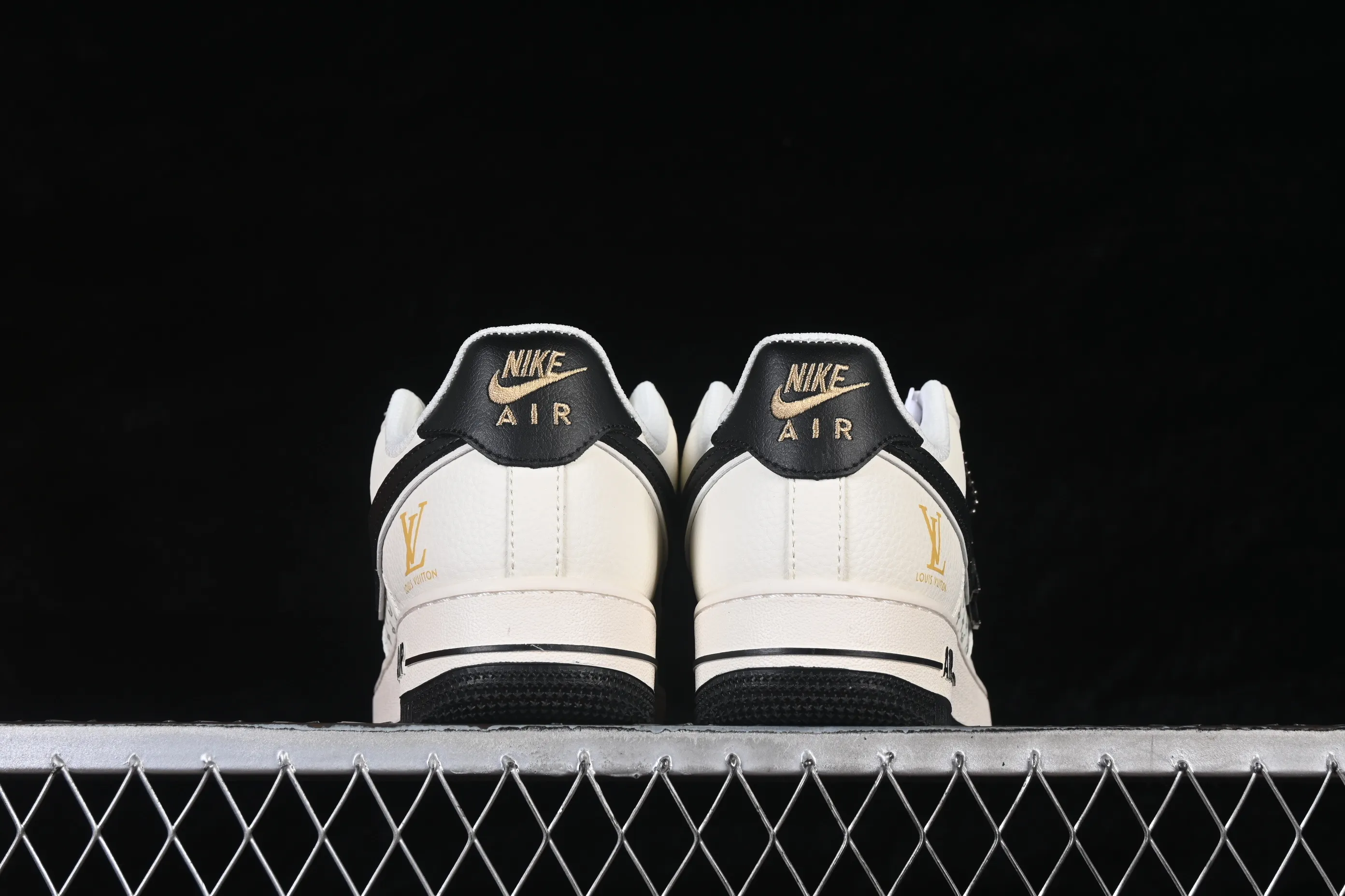 All categories Nk Air Force 1 Air Force series Nk Air Force 1 Low Air Force low-top Nike Air Force 1'07 Low LV joint black and white gold Air Force 1 low-top casual sneakers XX3168-158